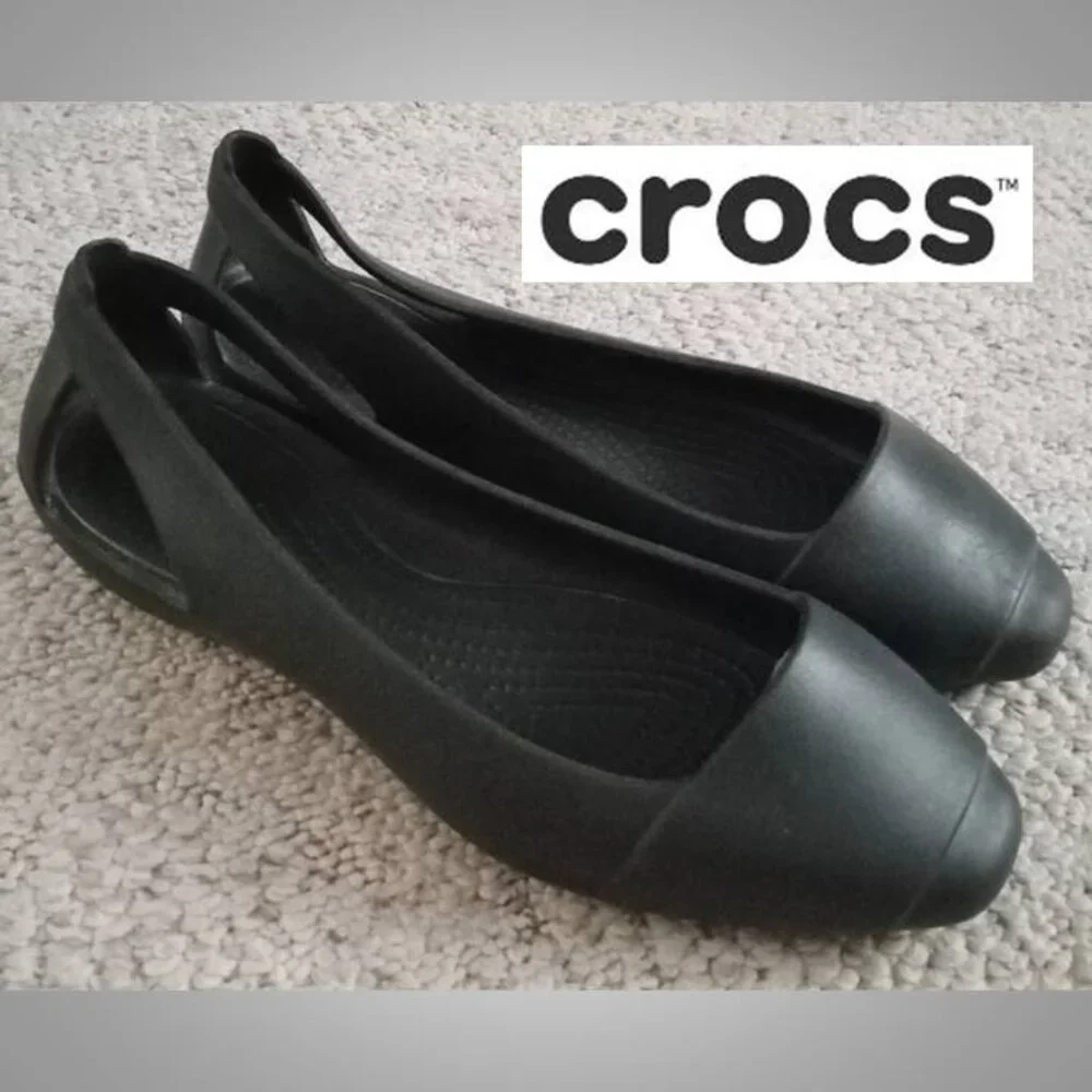 Crocs Sienna sandals flats size 9 women's black